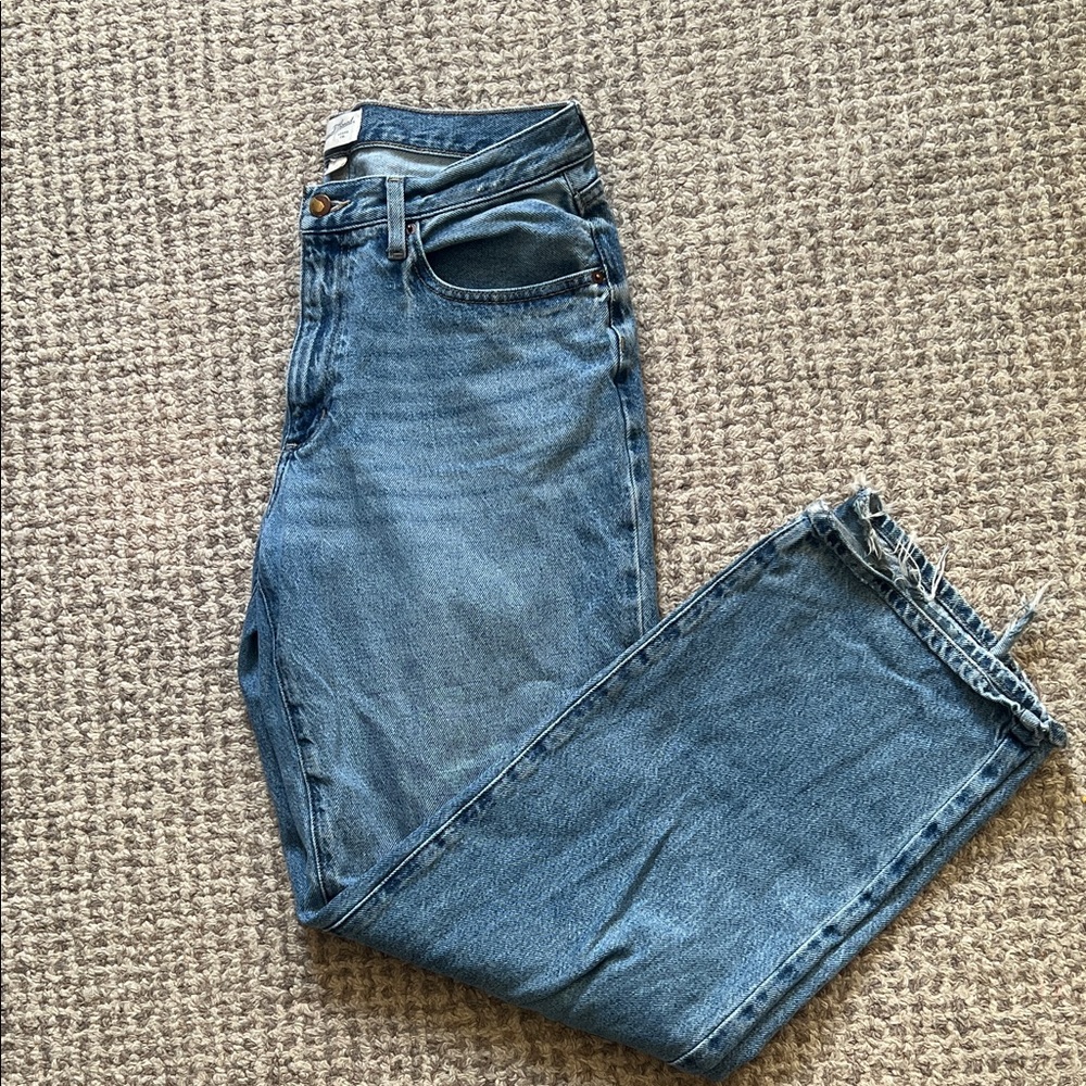 Universal Thread 90’s Baggy Jeans – Size 8 👖✨